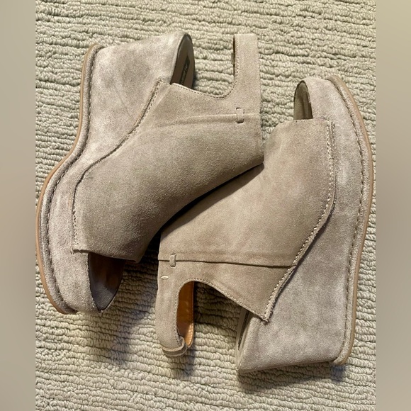 Alberto Fermani Women's Algeria Grey Suede Wedge - Picture 4 of 6